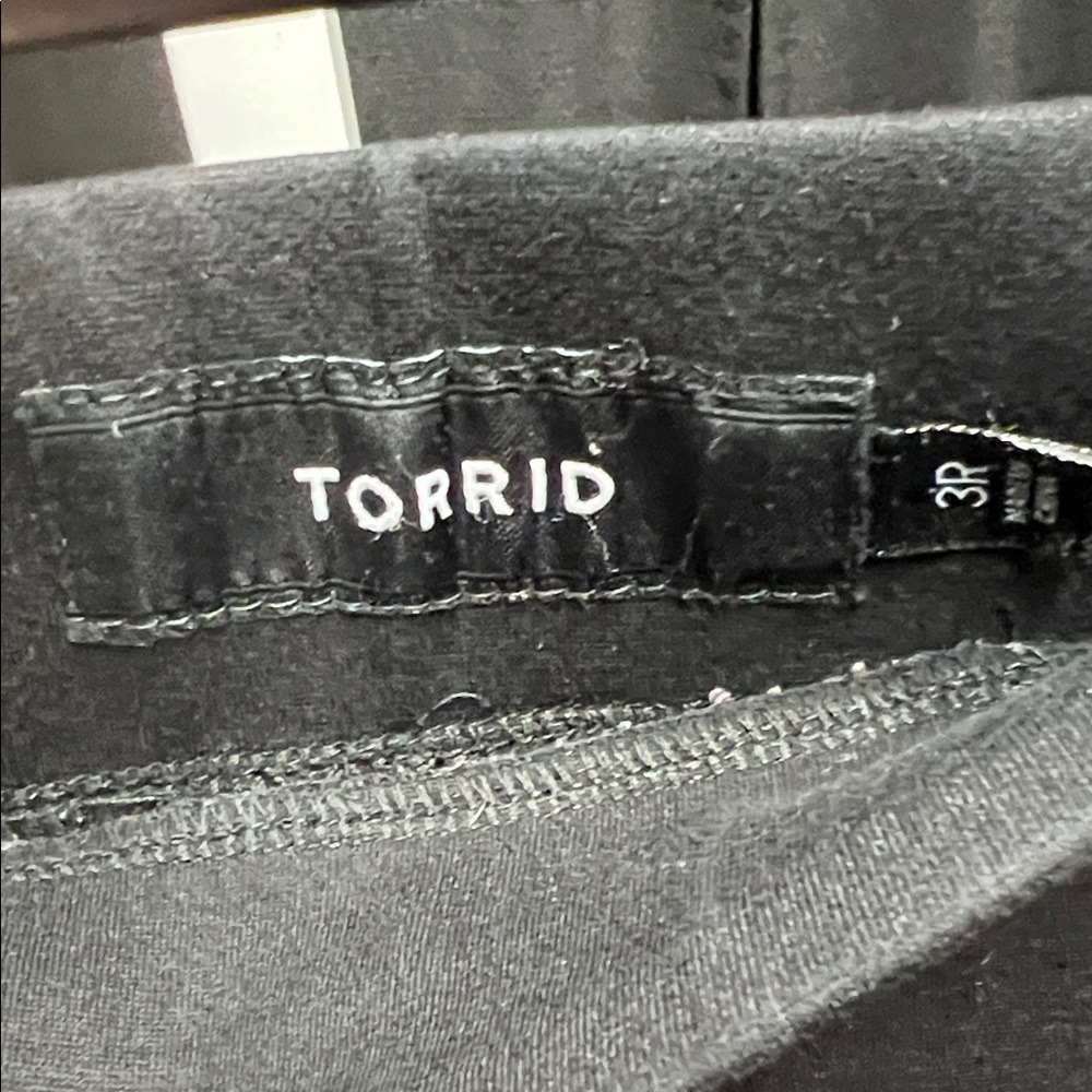 Torrid Women's Black Pull on Pants - Picture 2 of 8